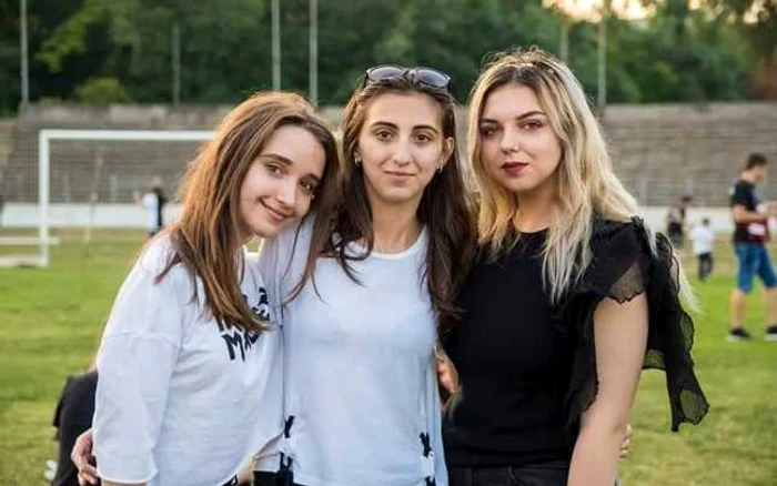 Raluca Panait (stânga), Andreea Broştiuc şi Alexandra Chetrone Foto: arhiva personală