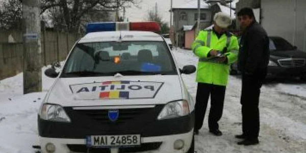Poliţiştii vor opri maşinile neechipate de iarnă