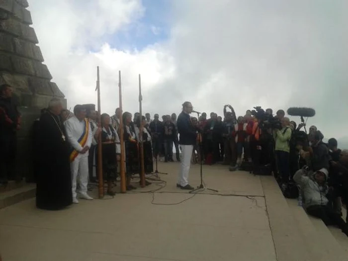 La spectacol au luat parte numeroase personalitati, invitati si turisti