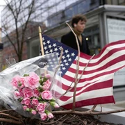 Soldați ai gărzii nationale ce patrulau în Washingtin DC ucisi în apropiere de casa Albă foto profimedia jpg