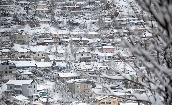 Turcia: Istanbulul, acoperit  complet de un strat  gros de nea. Foto: EPA - EFE
