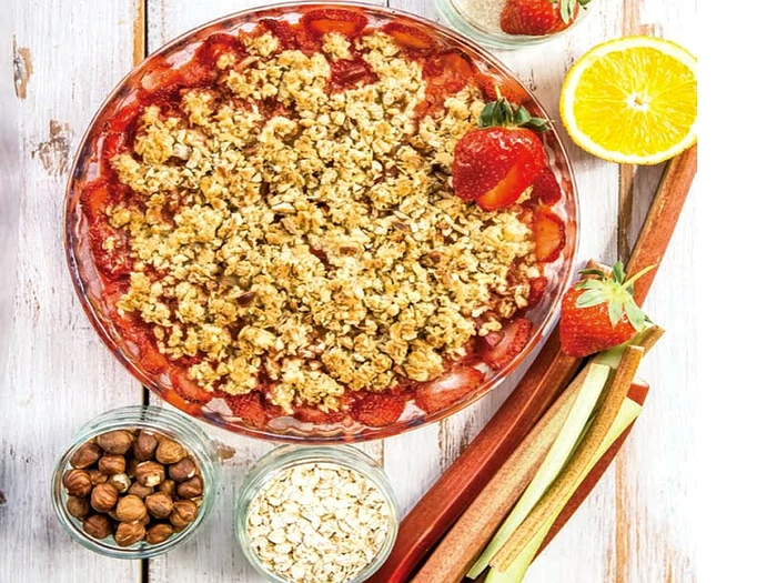 crumble cu rubarba jpg