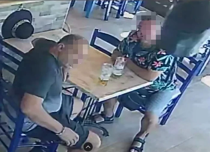 Doi dintre românii care au plecat fără să achite nota de plată. FOTO: Captură video
