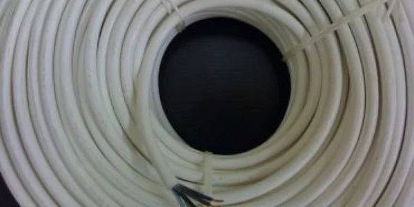 Braşov:  Peste 40 kg de cablu electric furat de hoţi