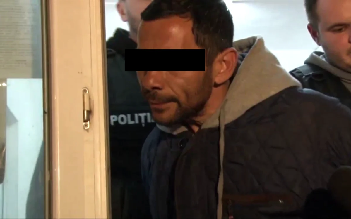 
    Un bărbat din Târgoviște, arestat pentru că a violat-o pe fata de 13 ani a concubinei sale, a primit o reducere a pedepseifoto: adevarul.ro  