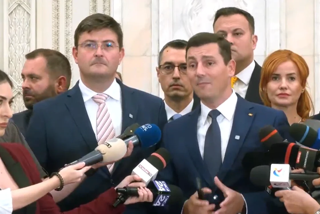 Deputatul Alexandru Dumitriu (USR) și deputatul PNL Ionel Bogdan (PNL)