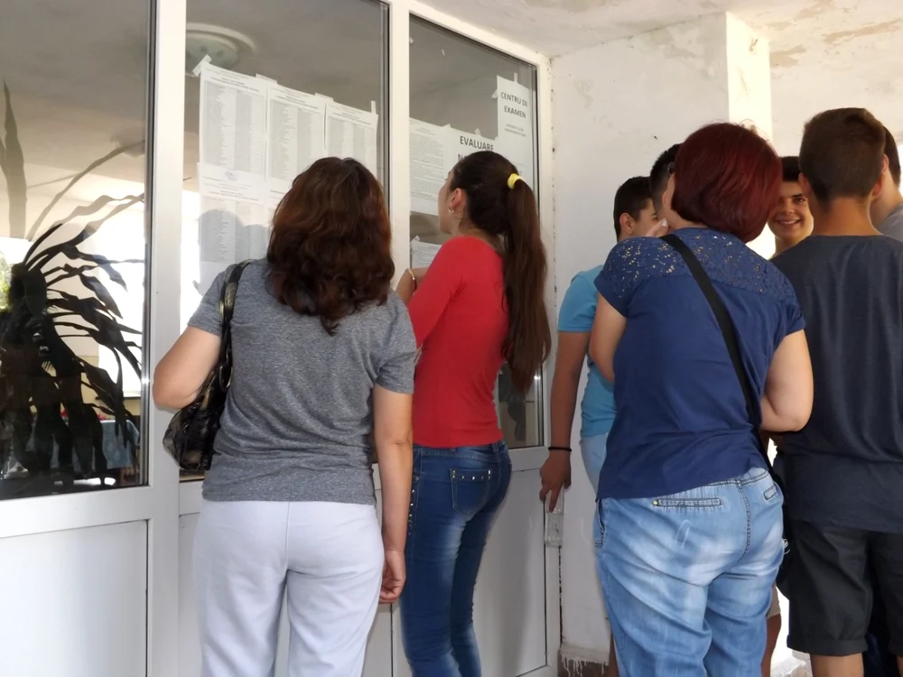 Mai puţin de jumătate dintre elevi au luat nota 5 FOTO Arhivă