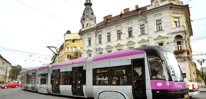 Tramvaiele Pesa care circulă la Cluj au costat 1,5 milioane euro fiecare. FOTO: Facebook/ Dan Tarcea