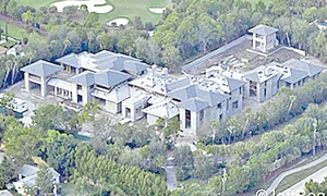 Pasionat şi de golf,  nu doar de baschet sau  baseball, Michael Jordan  nu va trebui decât  să iasă din casă pentru  a lua crosa în mâini (Foto: reuters) jpeg