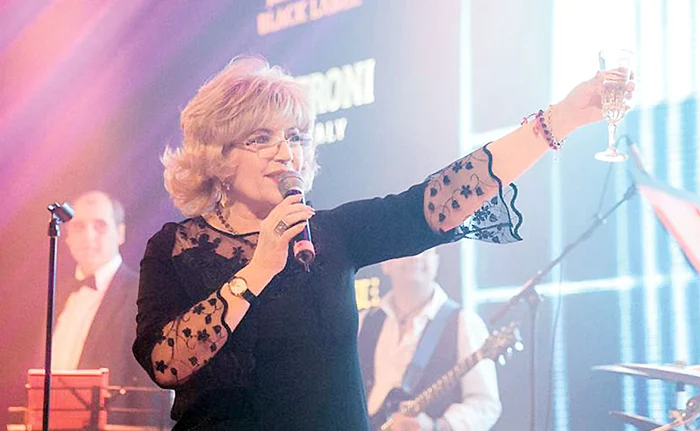 
    Corina Chiriac  este sufletul  petrecerilor  