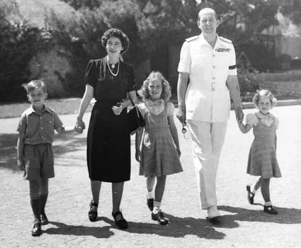 Regele Pavlos și Regina Frederika și copiii lor, Regele Constantin, Regina Sofia și Prințesa Irene. FOTO: Getty Images