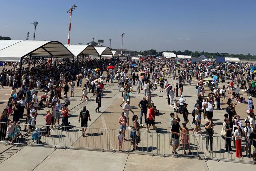Record absolut de audiență: 450.000 de spectatori la show-ul aviatic BIAS 2026 de pe aeroportul Băneasa