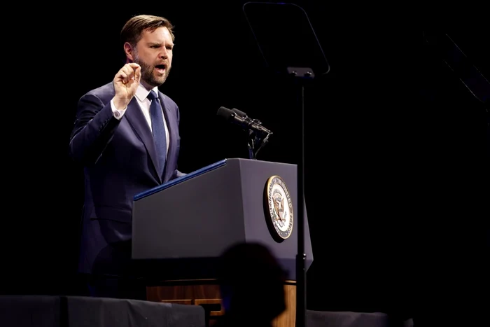 JD Vance la o conferință Bitcoin în Las Vegas FOTO EPA-EFE