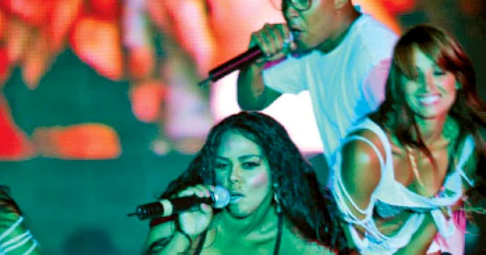 Lil’Kim:„Sunt oameni sexy în România“