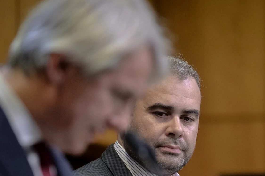 Consilierul Darius Vâlcov va coordona lucrarea cu realizările Guvernului FOTO: Mediafax