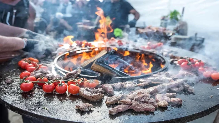 Auchan te invită la GrillFest: Descoperă carnea de calitate din România și sfaturi pentru un grătar ca la carte în inima celui mai savuros festival al verii