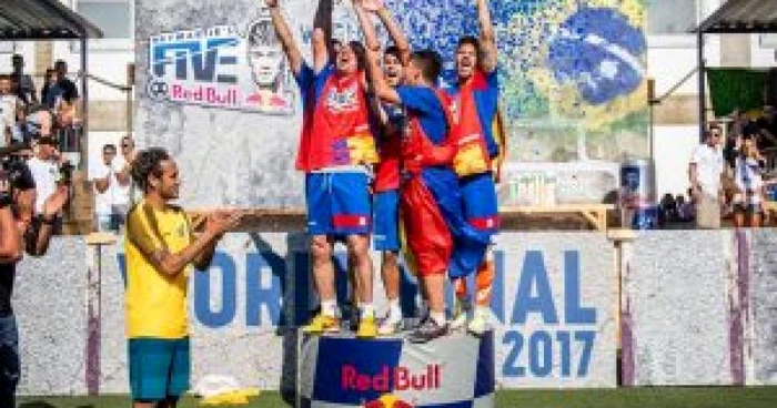Neymar i-a premiat pe jucătorii noştri