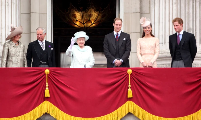 Camilla, Charles, Regina Elisabeta a II a, Prințul William, Kate și Prințul Harry, 2012   GettyImages 145757399 jpg