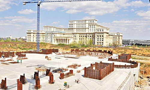 Cea mai mare biserică  din România are deja gata  fundaţia şi cele trei subsoluri jpeg