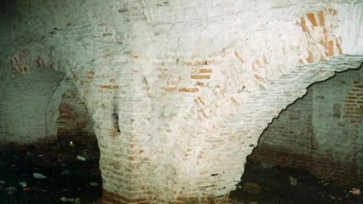 Un monument mai puţin cunoscut Curtea boierească de la Văcăreşti jpeg