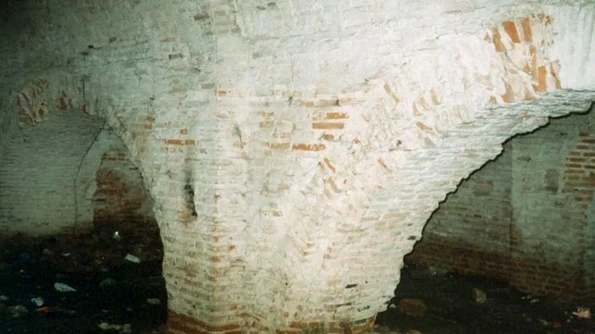 Un monument mai puţin cunoscut Curtea boierească de la Văcăreşti jpeg