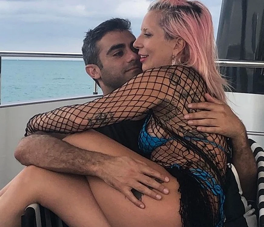 
    Lady Gaga împreună cu noul iubit, Michael PolanskyFoto: Instagram  