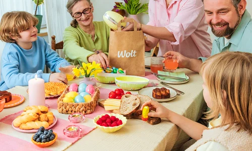 Easter26 1615x1375   Landing page   Hero SideBySide    Lifestyle (1) png