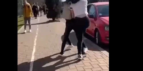 eleve se bat jpg