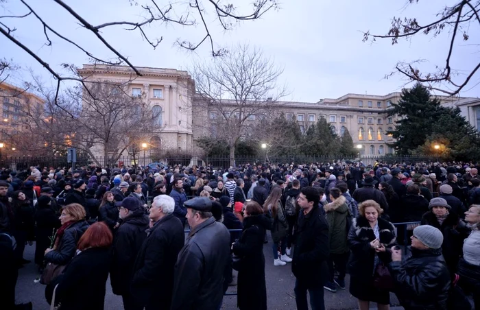 La căpătâiul Regelui