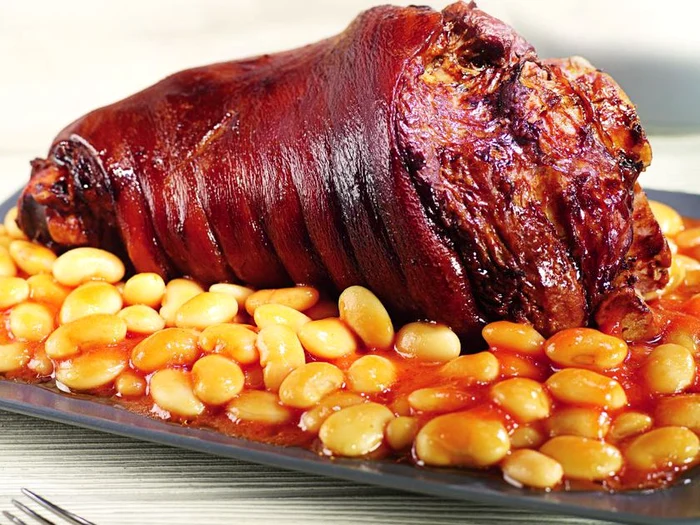 Iahnie cu ciolan afumat