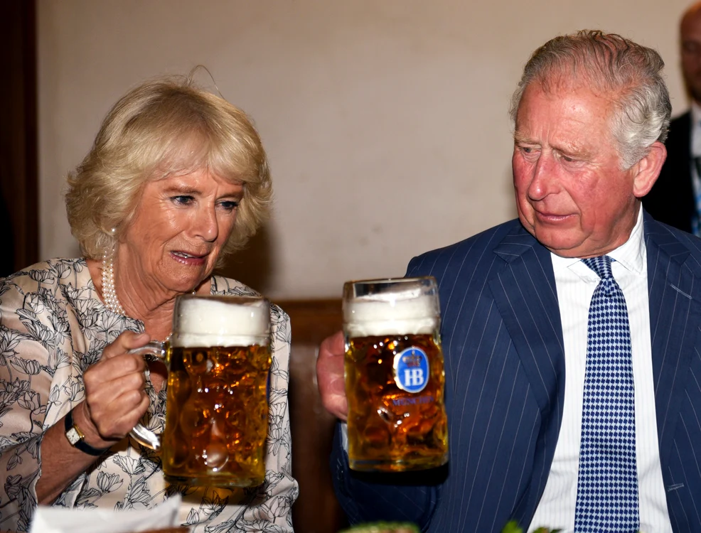 
    Ducii de Cambridge se aflau în North Wales în timp ce ducii de Sussex îl prezentau lumii pe micuţul Archie Harrison Foto:Profimedia  