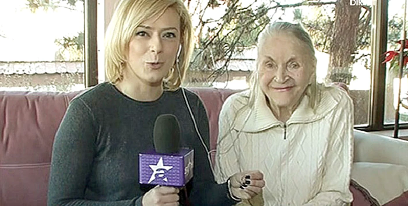Ianuarie 2016. Acelaşi pulover şi la interviuri