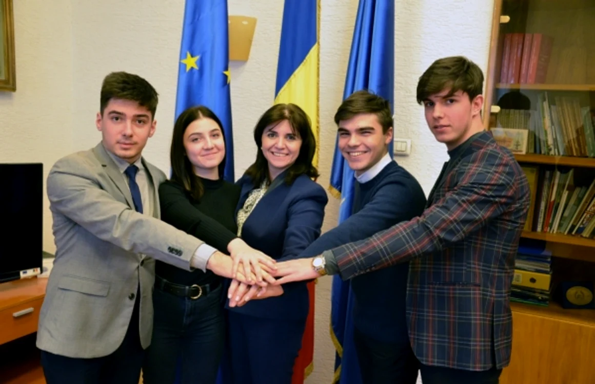 Elevii la intalnire cu ministrul educatiei FOTO Ministerul educaţiei
