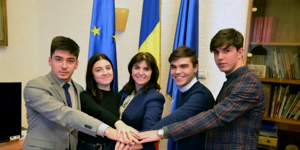 Elevii la intalnire cu ministrul educatiei FOTO Ministerul educaţiei