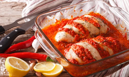 Pui picant  Sursa foto shutterstock 381168421 jpg