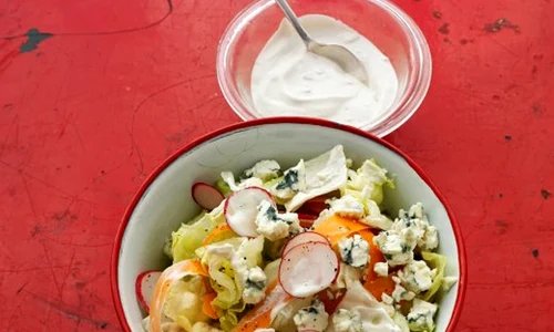 salata cu ridichi si branza cu mucegai jpeg