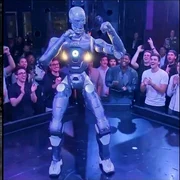 lupta om robot3 jpg