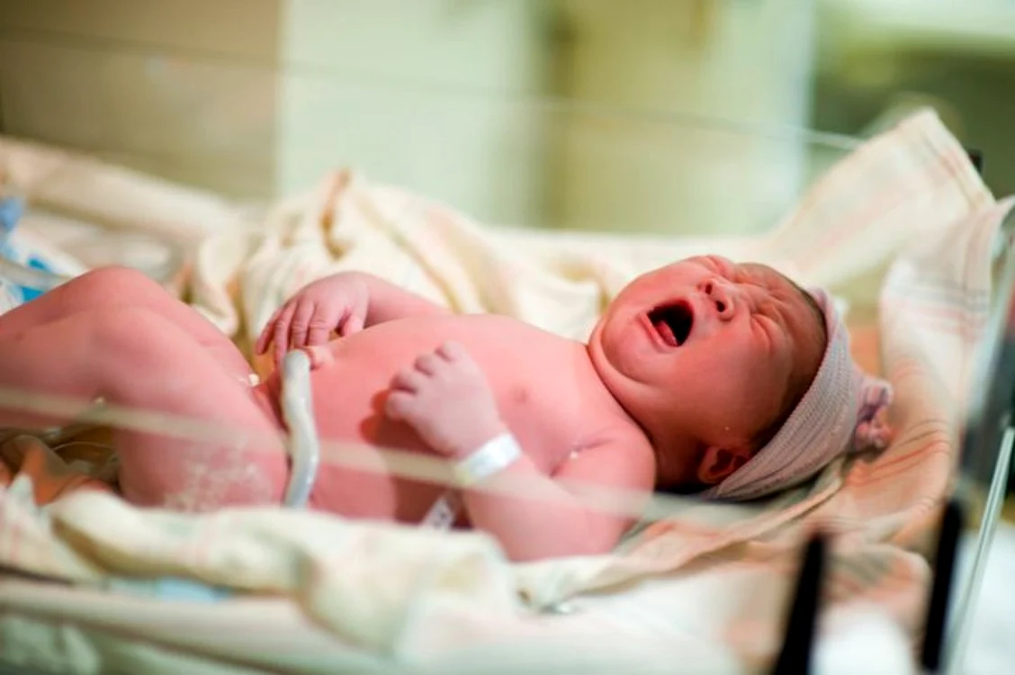Un bebeluş născut de o femeie parţial vaccinată cu Moderna are anticorpi împotriva coronavirusului / FOTO Totuldespremame.ro