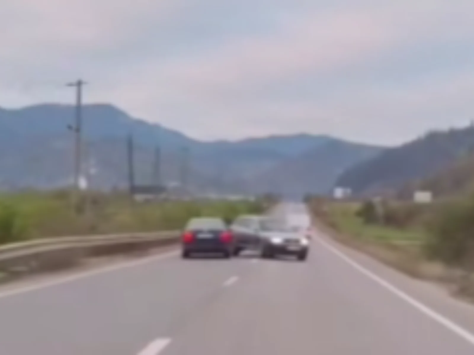 Manevră criminală pe DN17: accident evitat la secundă după o depășire inconștientă. Ce sancțiune a primit