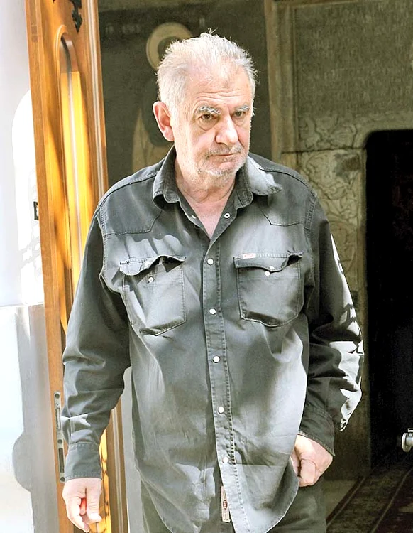 Florin Zamfirescu a fost un monument de tristeţe. Un film în care a jucat alături de Papaiani este “Rămân cu tine” (1982)