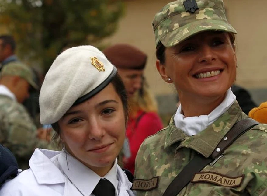 Maria și fiica ei au ales o carieră militară FOTO Facebook/ MApN