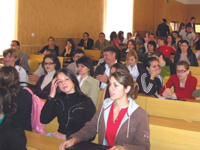 Bacău: Universităţile din Bacău, taxate de către Bucureşti