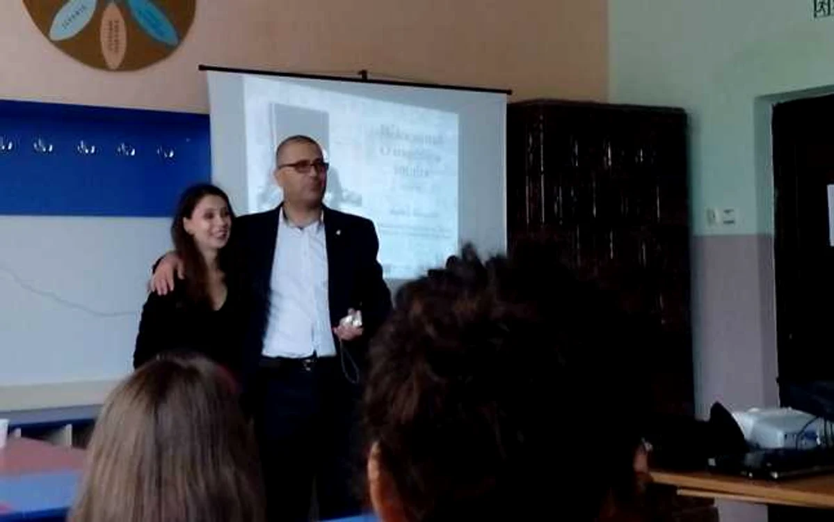 Profesorul de istorie Marius Boitan şi eleva sa preferată