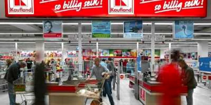 Ieşeanul a plătit cu vârf şi îndesat pentru produsele furate din supermarketul german FOTO Magazinul Progresiv