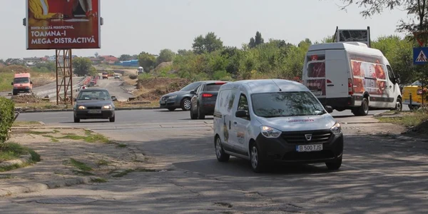 Autostrada A3 (Bucureşti - Ploieşti) la intersecţia cu strada Petricani şi cu strada Fabrica de Glucoză FOTO Eduard Enea