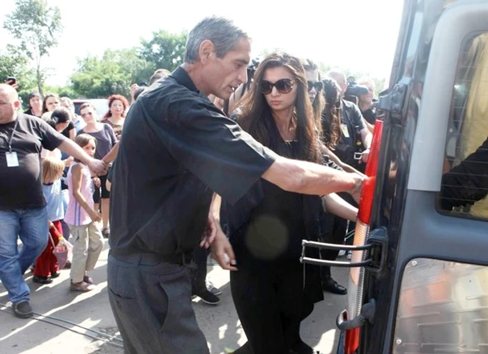 
    Tatăl Monicăi Gabor suferea de afecțiuni cardiace   