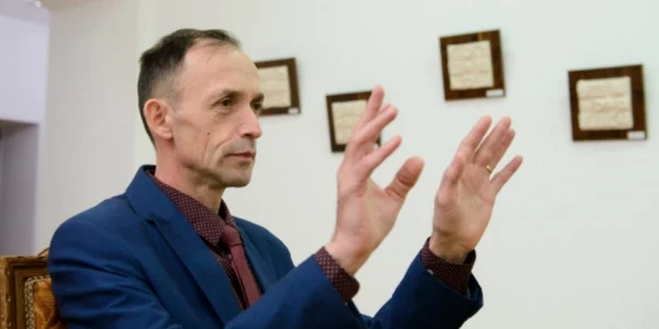 Sculptorul Claudiu Moldoveanu  FOTO I Buciumar