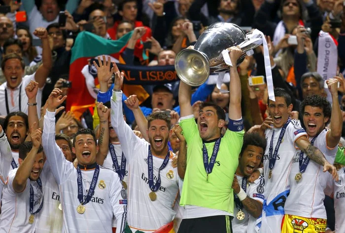 Iker Casillas a ridicat a zecea Cupă a Campionilor din istoria Realului din Madrid. (Foto: Reuters)