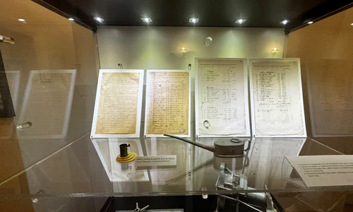 Expoziția „Pe urmele lui Brâncuși! Minte – mâini – materie și mult curaj!”
