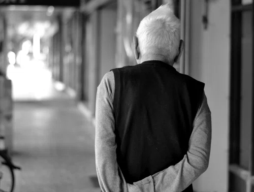 Un pensionar și-a găsit casa renovată devastată